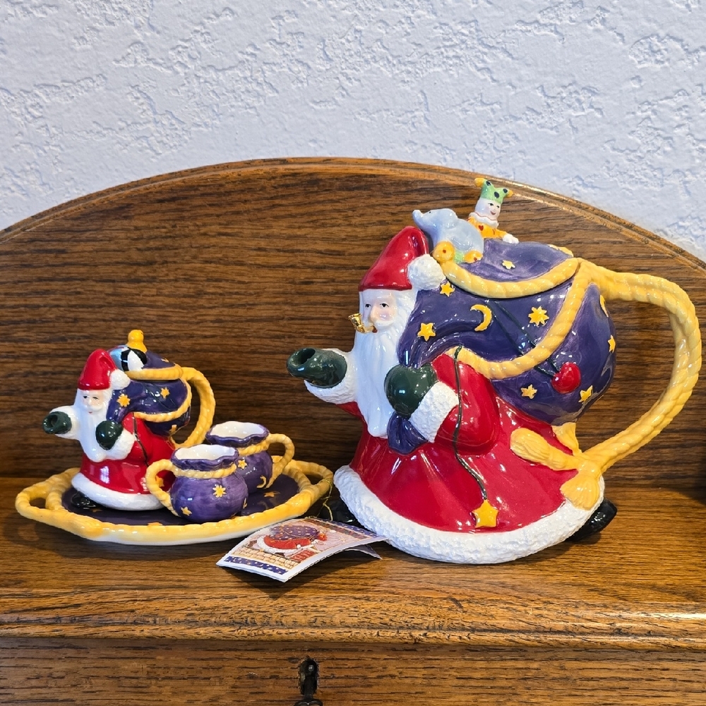 Mary Engelbreit Santa Teapot with Mini Set